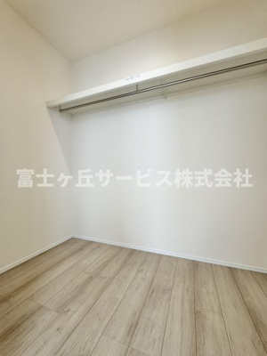 【収納】 | 静岡市駿河区向敷地4丁目 14期 新築一戸建て B号棟 | 収納豊富なウォークインクローゼット