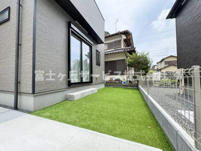 【庭】 | 静岡市駿河区向敷地4丁目 14期 新築一戸建て B号棟 | 庭です