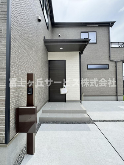 【エントランス】 | 静岡市駿河区向敷地4丁目 14期 新築一戸建て B号棟 | エントランスです