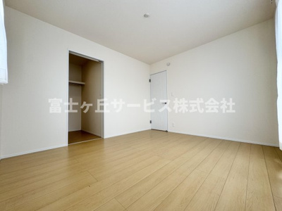 【寝室】 | 静岡市駿河区向敷地4丁目 14期 新築一戸建て C号棟 | 落ち着いて過ごせる寝室です