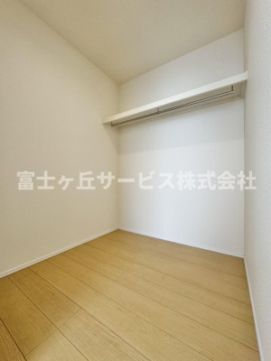 【収納】 | 静岡市駿河区向敷地4丁目 14期 新築一戸建て C号棟 | 収納豊富なウォークインクローゼット