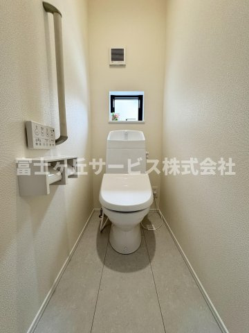 【トイレ】 | 静岡市駿河区向敷地4丁目 14期 新築一戸建て C号棟 | 1Fトイレです
2Fにも同タイプのトイレがあります