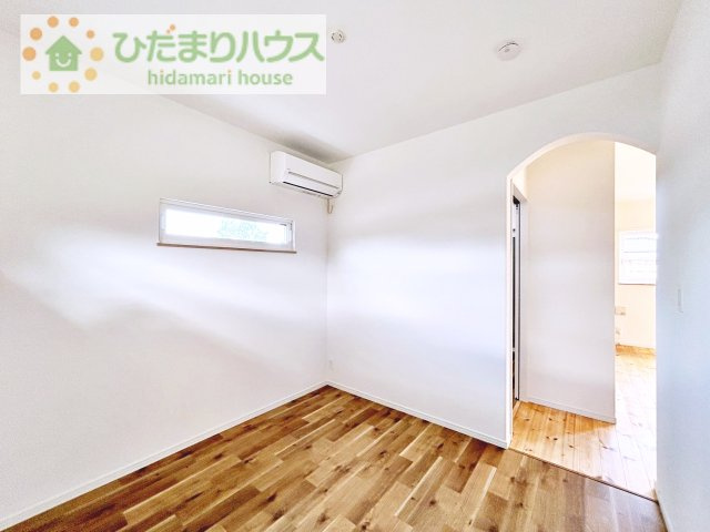 【洋室】 | つくば市今鹿島　中古戸建 | 机にベットを置けば子供部屋の完成です！