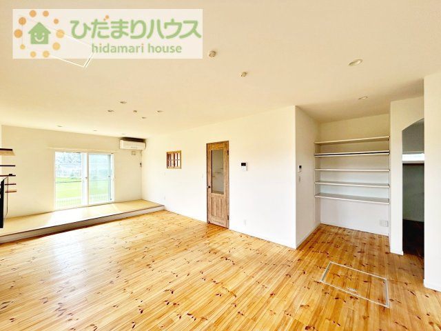 【居間・リビング】 | つくば市今鹿島　中古戸建 | 早くお仕事終わらせて、家に帰りたくなるようなリビングです(^^♪