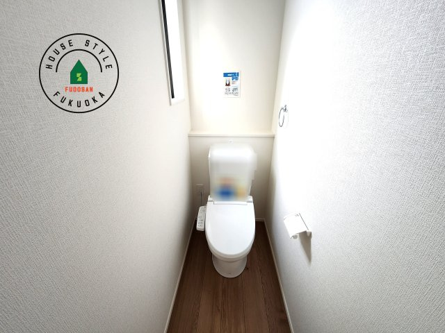 福津市津屋崎1丁目第5-2棟（1号棟）のトイレ|温水洗浄便座を完備しております。2ヶ所にトイレがあるのは朝の慌ただしい時間も安心です。