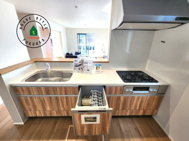福津市津屋崎1丁目第5-2棟（1号棟）の内観：施工例|キッチン。グリル・食器洗い乾燥機・浄水器も完備。