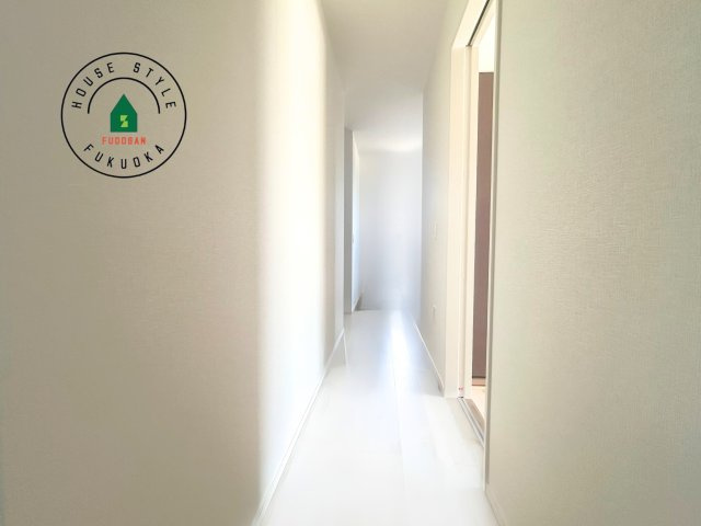 福津市津屋崎1丁目第5-2棟（2号棟）の内観：施工例|平屋はワンフロアしかないため、部屋と部屋の距離が近くなります。 生活音の緩衝材として廊下を活用するのがおすすめです。
