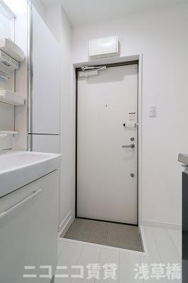 グランクオール日ノ出町の玄関