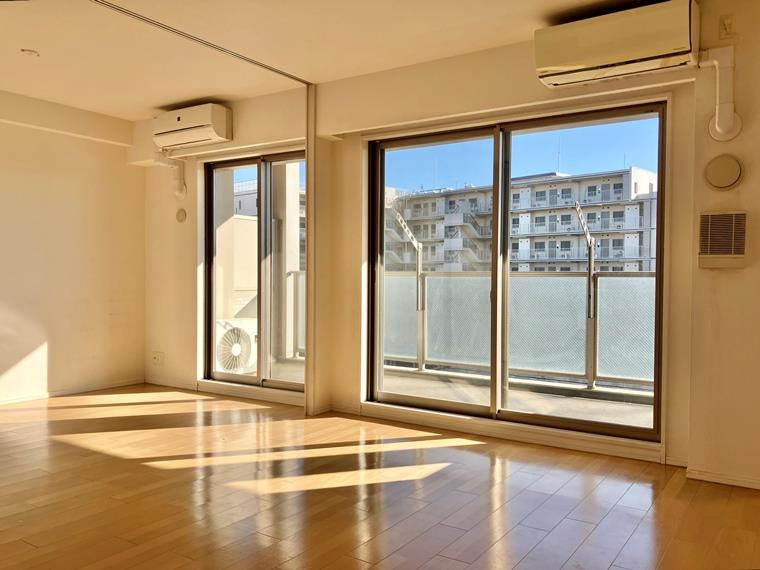 シャリエ朝霞の内装