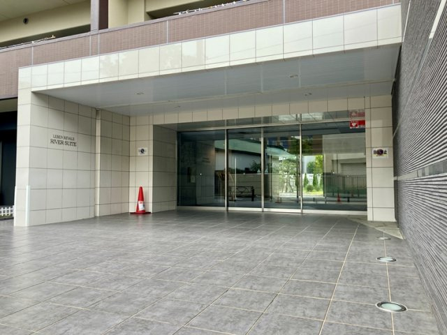 レーベンリヴァーレ　リバー・スイートのエントランス