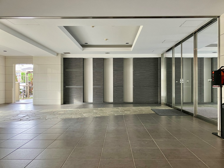 レーベンリヴァーレ　リバー・スイートのロビー