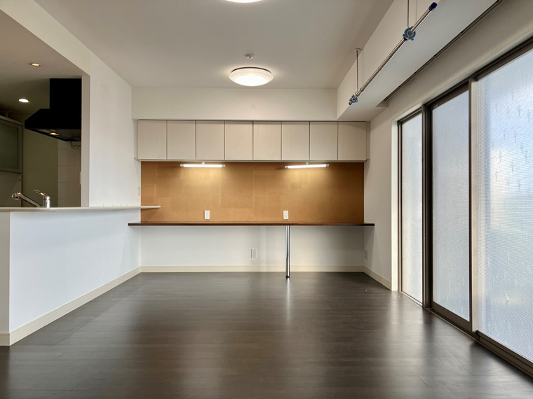 レーベンリヴァーレ　リバー・スイートの居間・リビング