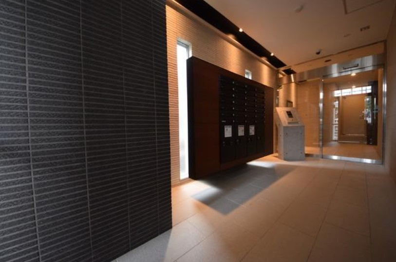 エムズコートのエントランス