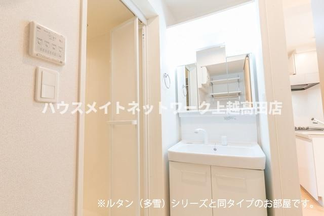 ケーズレジデンスＣの洗面所|洗髪洗面化粧台
