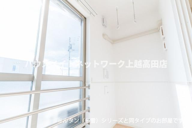 ケーズレジデンスＣのバルコニー|サンルーム