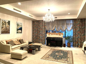 【居間・リビング】 | ご自宅から現地まで、当社スタッフがお車にて、「お迎え・お送り」をしております。ぜひお気軽にお問い合わせくださいませ♪