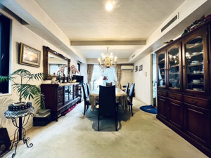 【ダイニング】 | ご自宅から現地まで、当社スタッフがお車にて、「お迎え・お送り」をしております。ぜひお気軽にお問い合わせくださいませ♪