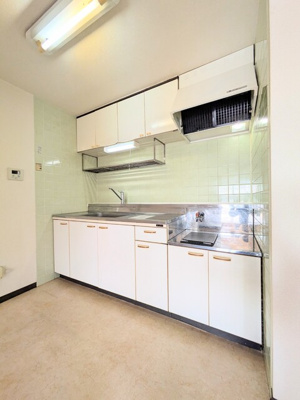 ゴミ収集場になります。