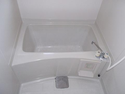 サンビレッジブライト Aの浴室