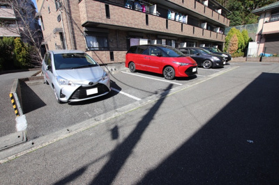 敷地内駐車場（有料・要空き確認）