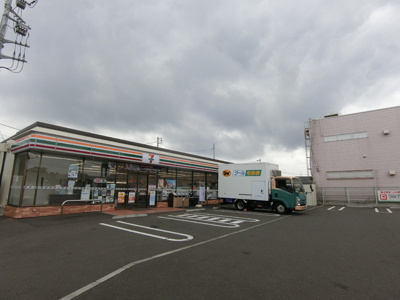 セブン-イレブン 藤沢本鵠沼５丁目店まで400m