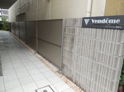 ヴァンドーム梅田北のエントランス