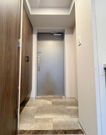 リヴェント福島の玄関