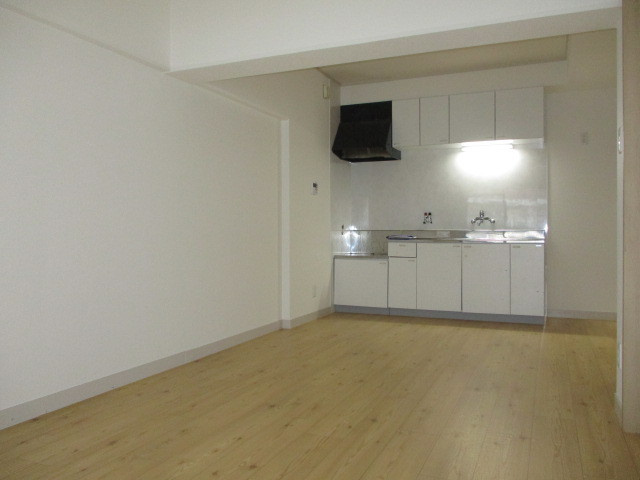 センチュリーアスカ3の居間・リビング