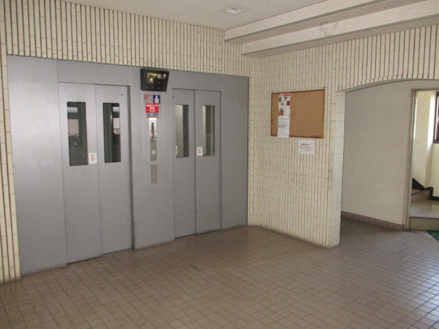 センチュリーアスカ3のエントランス