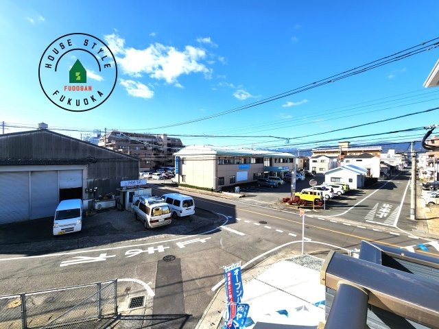 春日市天神山1丁目第1-2棟（2号棟）の展望|窓から緑が見える物件も魅力的です。
