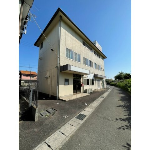 岐阜市北鶉２丁目の店舗事務所