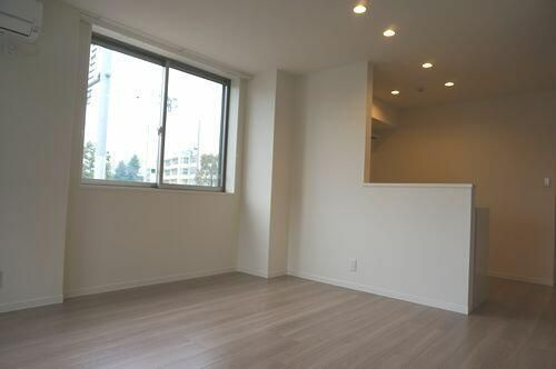 Ｆｏｒｅｎａ西東京(フォレナニシトウキョウ)の居間・リビング