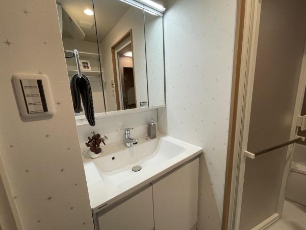 朝日クレス・パリオ仲池上の独立洗面台