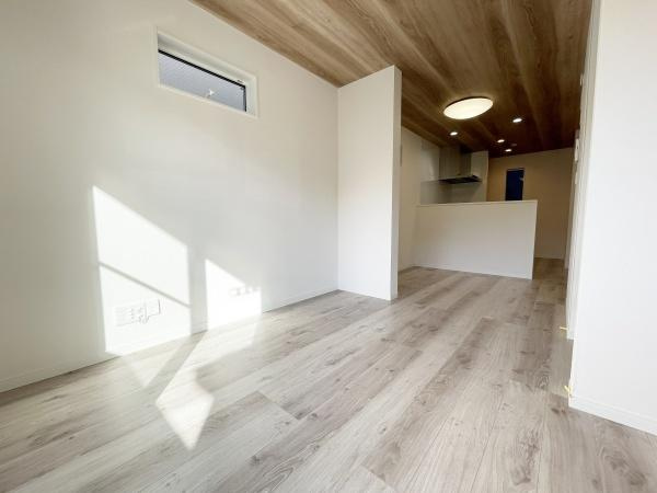 大田区中馬込１丁目の中古一戸建の居間・リビング|キッチンからリビングダイニングまで見渡せて、ご家族のコミュニケーションも取りやすい間取りです