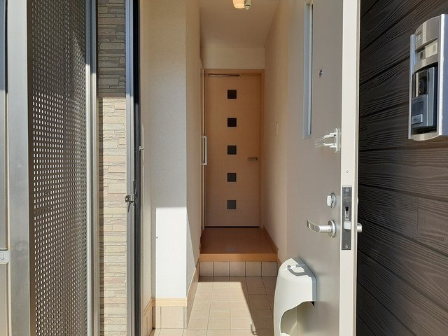 ボンヌ－ル・Ｅ・Ｋ　Ⅴの玄関|収納もある玄関です