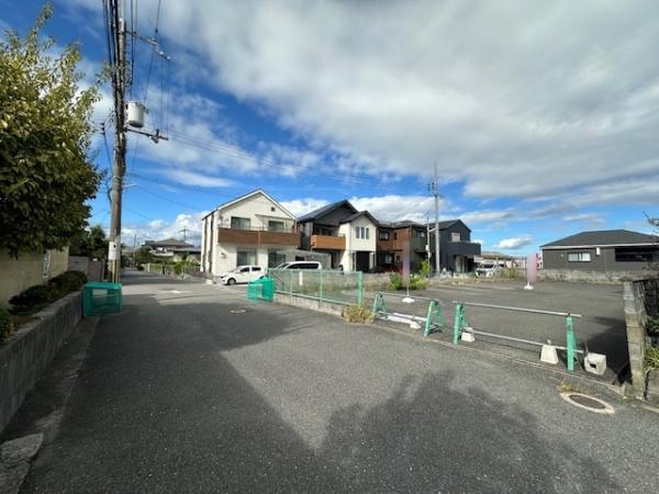 【前面道路含む現地写真】