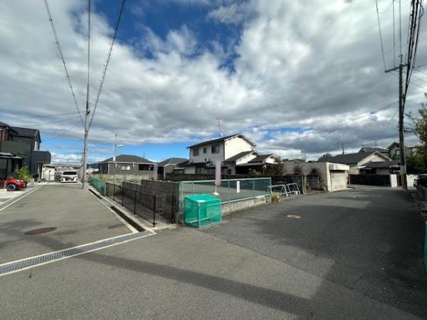 【前面道路含む現地写真】