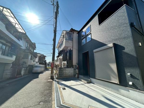 【前面道路含む現地写真】