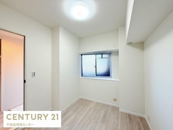 【洋室】 | グランドヴィラ此花２ | 廊下側洋室