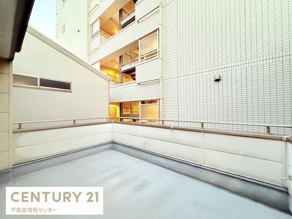 【バルコニー】 | 春日出中１丁目　中古戸建 | 3階にはルーフバルコニーがあります！
