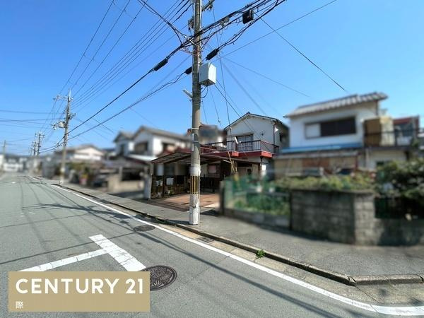 和歌山市土入　中古戸建の前面道路含む現地写真