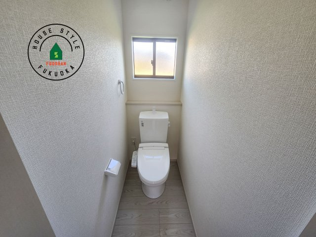 福岡市西区今津第13-1棟（1号棟）の内観：施工例|温水洗浄便座を完備しております。2ヶ所にトイレがあるのは朝の慌ただしい時間も安心です。