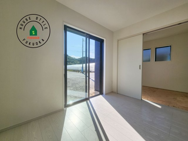 福岡市西区今津第13-1棟（1号棟）の外観：施工例|眺望や窓からの景色が良いと、家で過ごす時間も快適です。