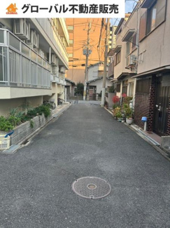 【前面道路含む現地写真】