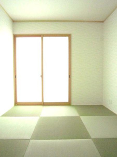 【その他】 | グローバル不動産販売施工例【同仕様写真】建物金額1800万円。建物面積延70.87平米。