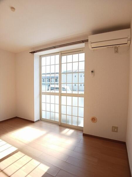 プレサイト天神川の居間・リビング