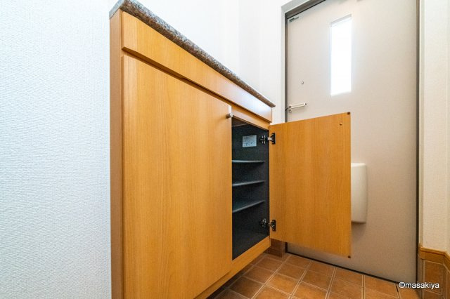 ジューエルの内装|下駄箱