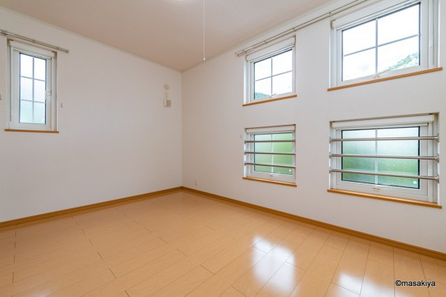 ジューエルの寝室|ベッドルーム