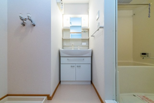 ジューエルの洗面所|洗面・脱衣　シャンプードレッサー付き。