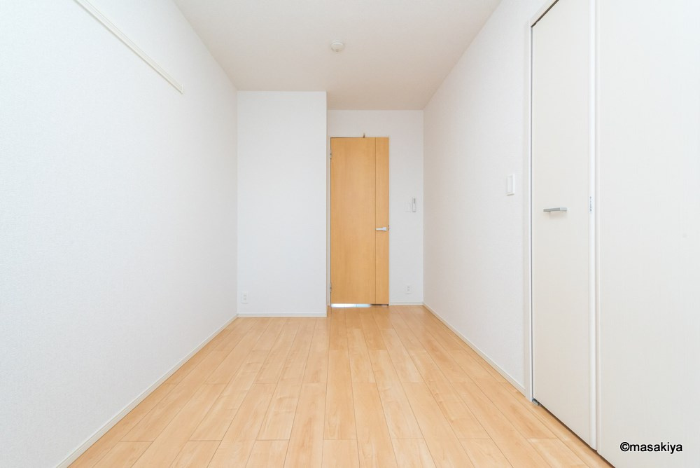 ペニーレインの寝室|ベッドルーム